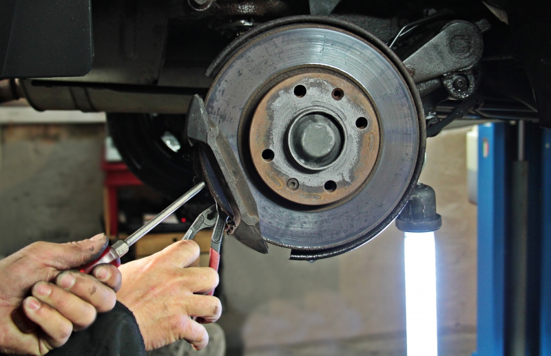 garagiste-COTIGNAC-min_auto-repair-1954636